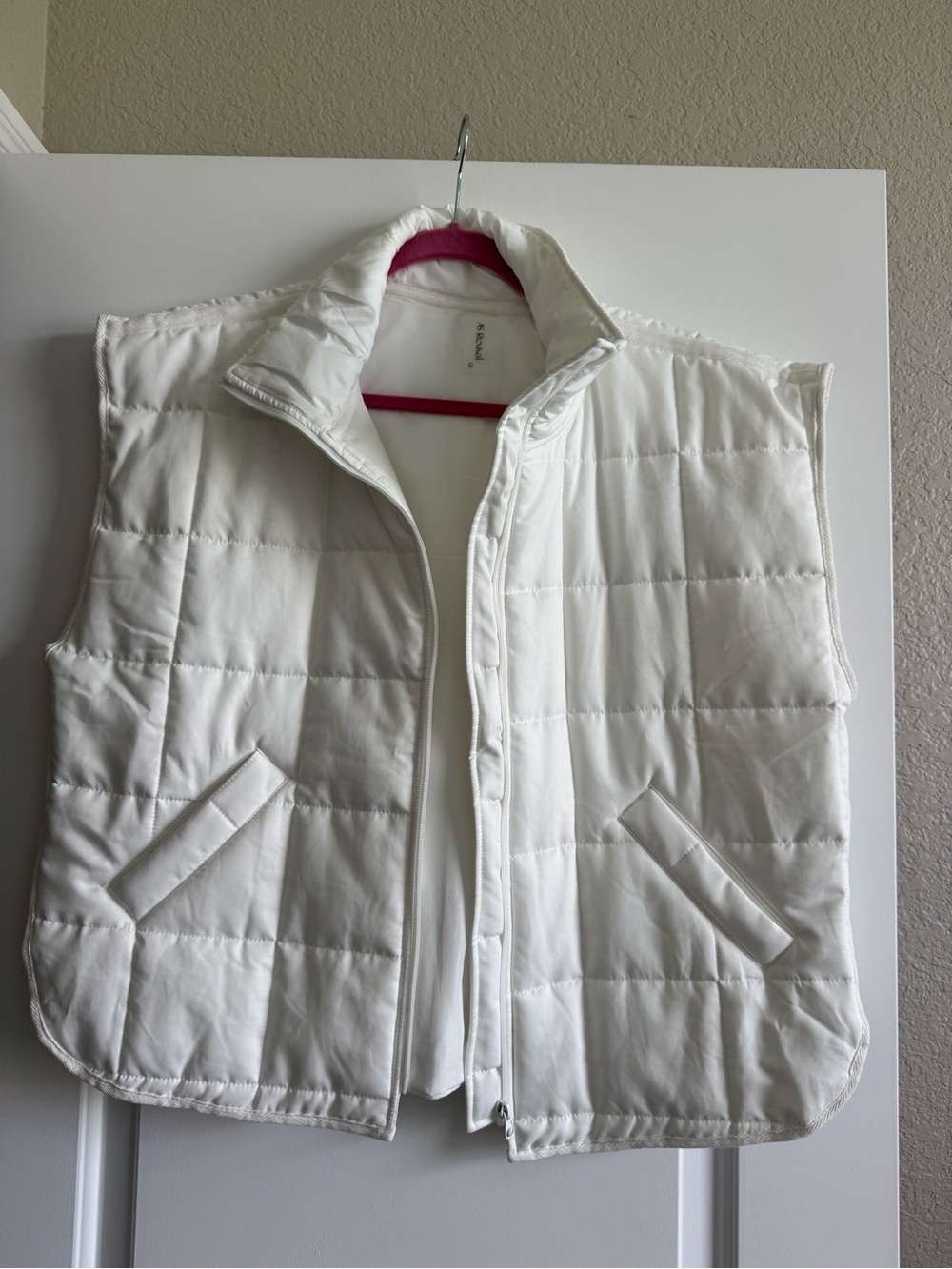 Altared State Women's White Quilted Puffer Vest